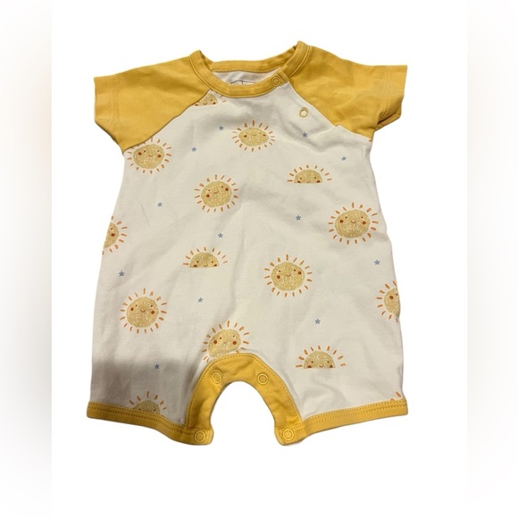 Kissy Love Baby Sunny Day Short Playsuit in size 0 to 3 months - Picture 2 of 4